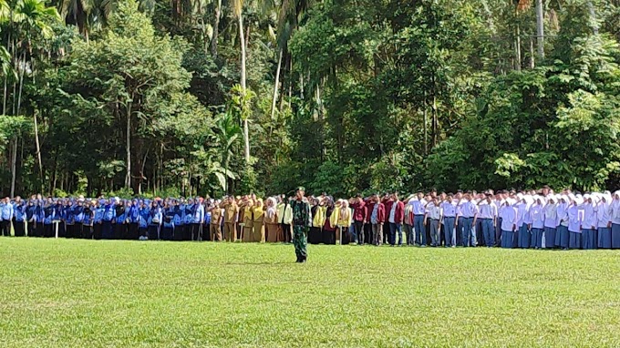Upacara HUT RI ke-77  Kecamatan Padang Sago Dipusatkan di Lapangan Palito