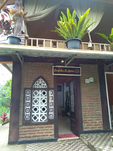 Jalan-jalan ke Cafe Sadjati