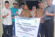 PLN ULP Tembilahan Bersama Bupati Inhil Nyalakan Bantuan Listrik untuk Keluarga yang Tidak Mampu 