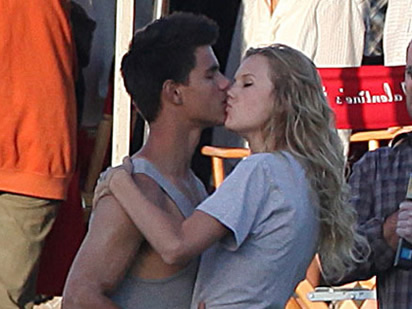 taylor swift and taylor lautner kissing. Taylor Lautner da saga