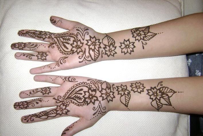 The henna tattoos are much smaller tattoo designs such as a heart or a bird 