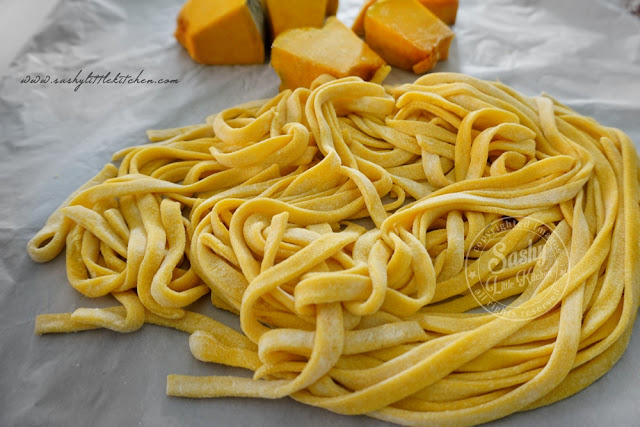 fresh homemade pumpkin pasta / pasta labu kuning