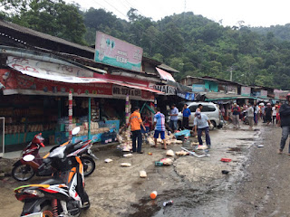 Avanza tabrak warung di Srengsem, Panjang