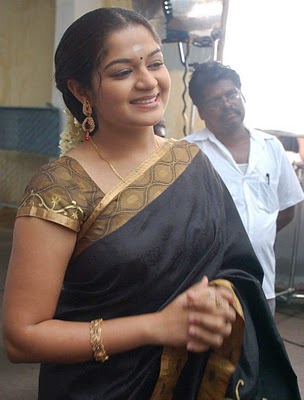 Bikini Actress Tamil on Tamil Actress Karthika Navel