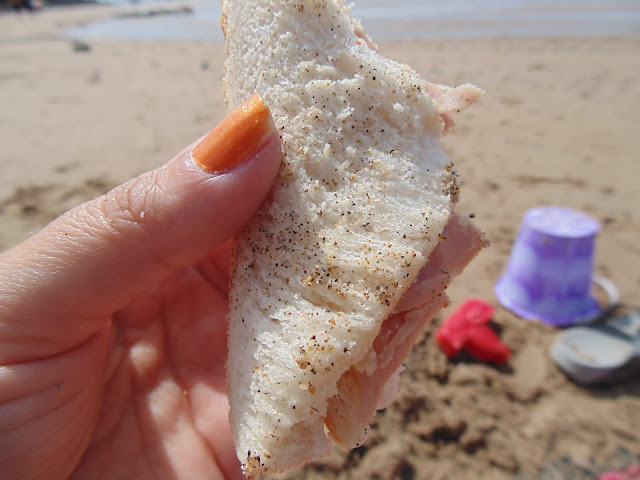 Sandy sandwiches