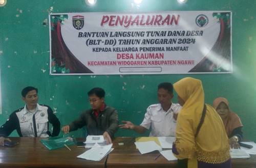 Masuk Bulan Ramadhan, Pemdes Kauman Ngawi Salurkan BLT-DD  2024 Tahap Pertama