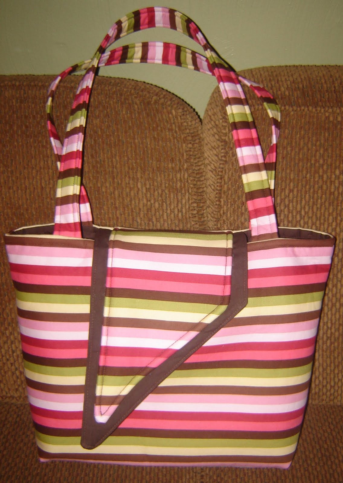 Coach Style Handbag – Free Sewing Tutorial
