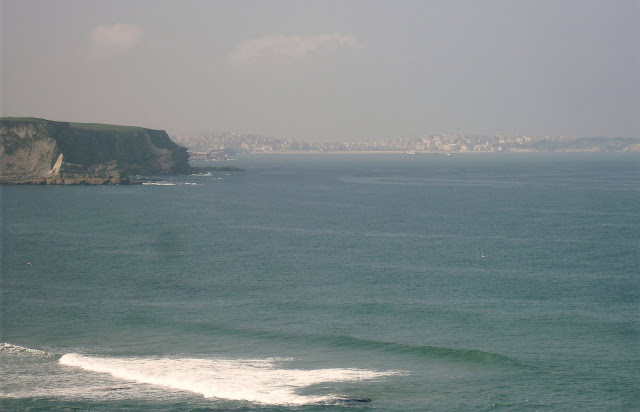 Acantilados de la costa de Galizano