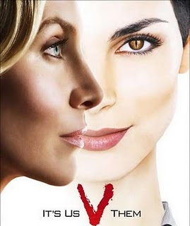 Cartaz de V, com Morena Baccarin e Elizabeth Mitchell