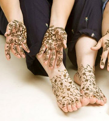 Beautiful Feet Mehndi Design Picture 2012