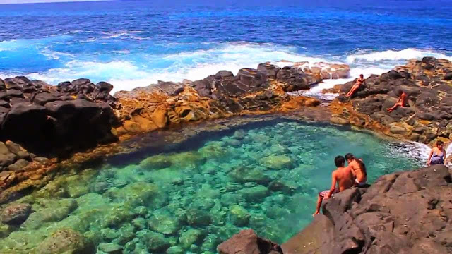 queen's bath, kauai, hawaaii island, tide pool