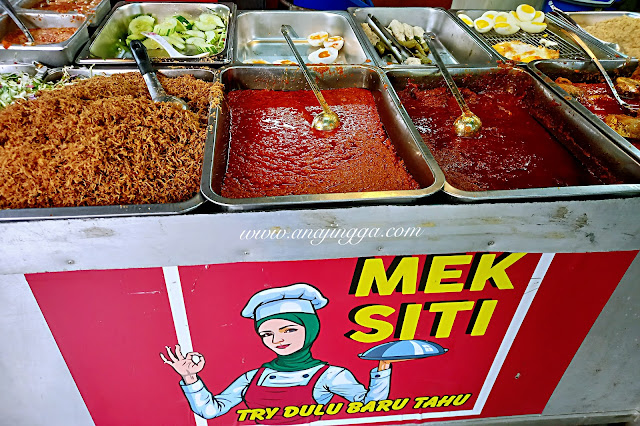 Mek Siti Nasi Kerabu