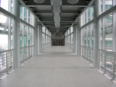 Petronas Towers skybridge,skybridge inside view,building wallpapers