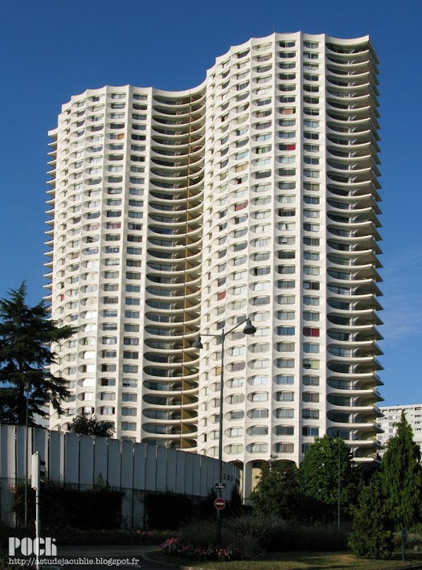 Rennes - Tours "Les Horizons"  Architecte: Georges Maillols  Construction: 1970-1971