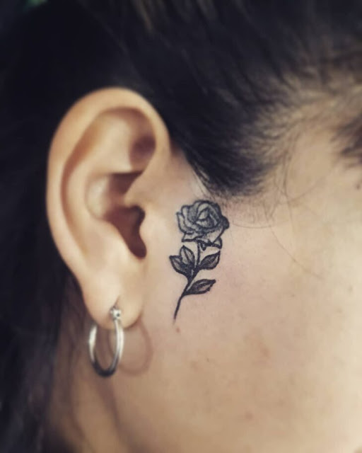 Mini tatuagens femininas delicadas de flores - 95 fotos e modelos