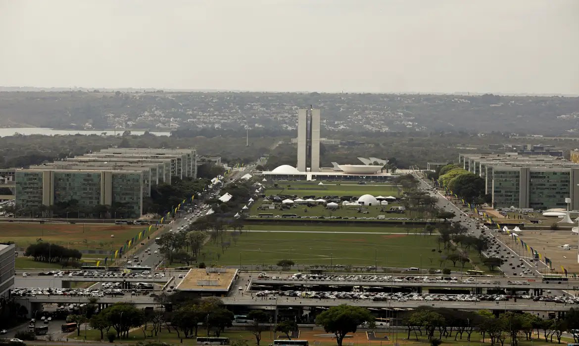 GOVERNO REJUSTA AUXÍLIO-ALIMENTAÇÃO DE SERVIDORES PARA R$ 1 MIL