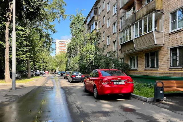 Кронштадтский бульвар, дворы