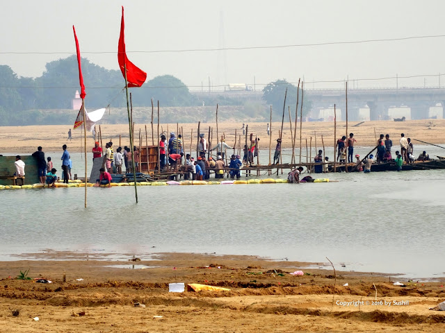 Constructing temporary Bridge for Chhath Puja - Dehri On Sone, Bihar