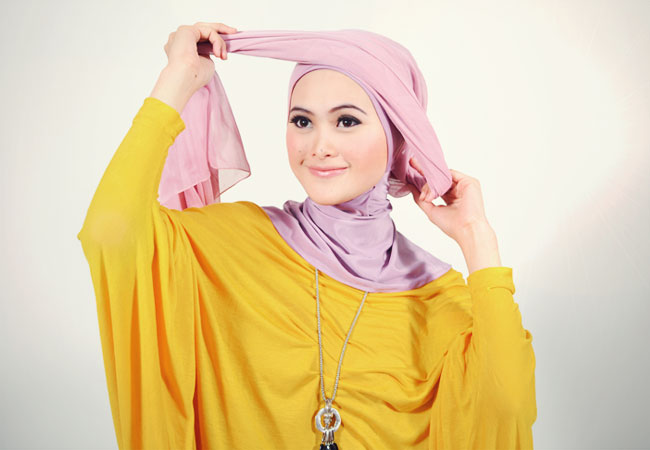 CARA PAKAI HIJAB JILBAB: Turban Style dengan Jilbab Segiempat