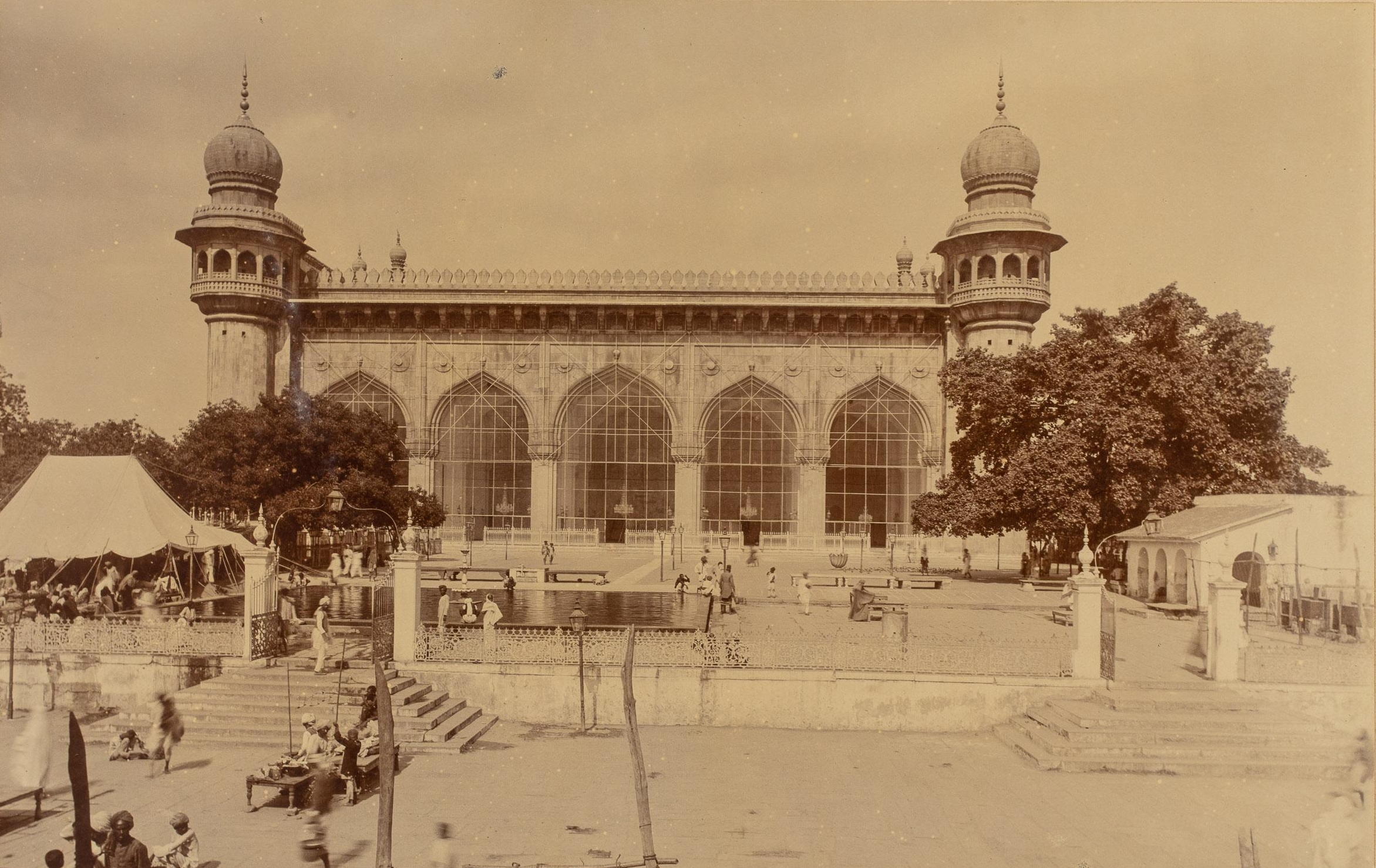 Makkah or Mecca Masjid (Mosque), Hyderabad (Deccan), Telangana, India | Rare & Old Vintage Photos (1860)