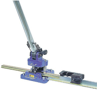 lever shearing machine used in sheet metal working machine in manufacturing workshop of metal sheet