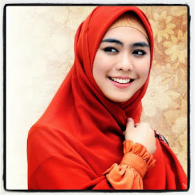 Tips Make up Natural untuk Wanita Berhijab