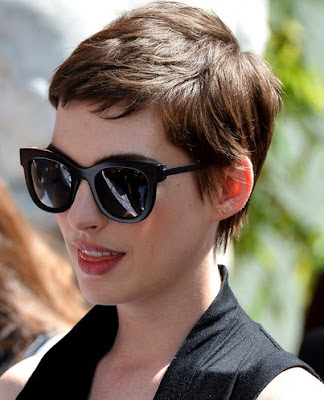 Anne Hathaway Short Hair  on Anne Hathaway Pixie Short Haircut Anne Hathaway The Dark Knight Rises