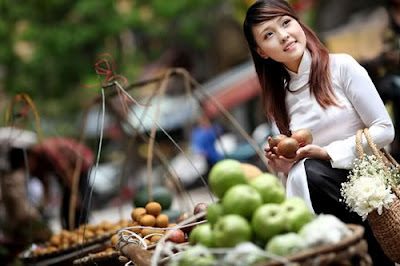 Vietnam-beautiful-girl-in-ao-dai