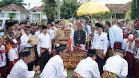 Bupati Pesisir Barat Buka Kegiatan Ngawol Balak di Kecamatan Ngaras