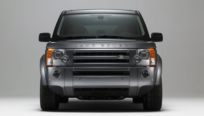 Land-Rover-Discovery-3-is-undoubtedly-the-most-superlative-and-powerful-SUV-among-rivals