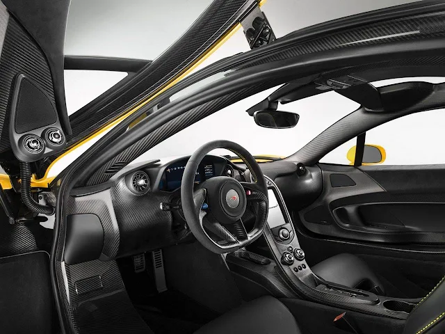 Nova McLaren P1 - painel