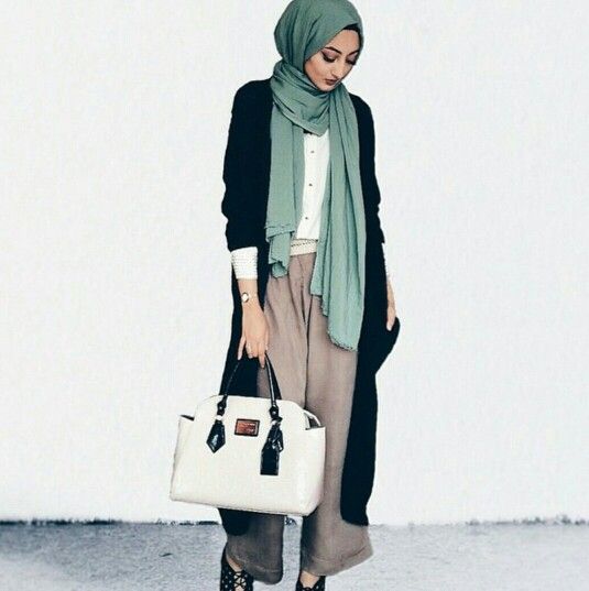 30 Gaya Fashion Hijab  Casual Terbaru 2019