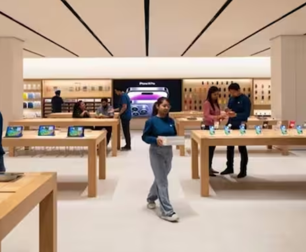 According to reports, Apple shop staff make Rs 2,490 per hour, which is less than the previous year