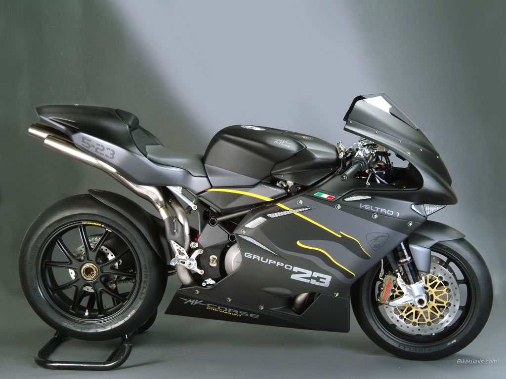 Fast Bikes Online: MV Agusta F4 2011