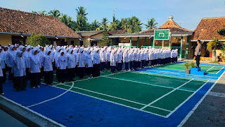 AKP BUDIARSO SAMPAIKAN HIMBAUAN VERSI DONGGENG SAAT POLICE GO TO SCHOOL