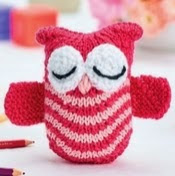 http://www.letsknit.co.uk/free-knitting-patterns/olive-the-owl