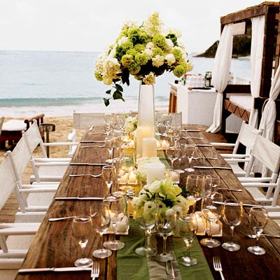 An extrasummery idea would be to use bright tablecloths napkins with a few