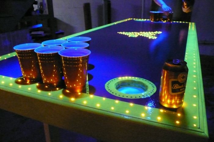 beer pong cake. the best eer pong tables