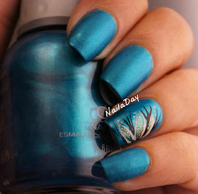NailaDay: Orly Its Up to Blue mattified with flower accent
