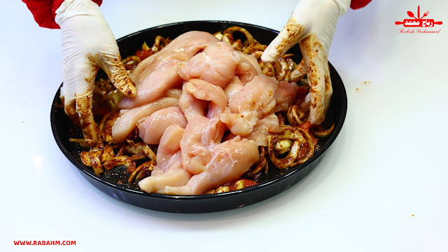 أطيب تتبيلة صدور دجاج بالفرن… مع بصل مكرمل بياخد العقل 😋🍗 مع رباح محمد