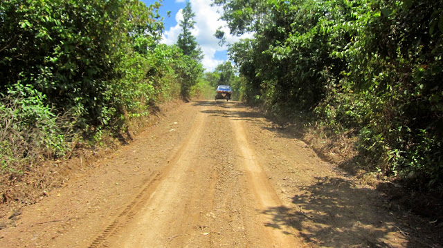 The rough road going to Nacpan Beach, El Nido, Palawan