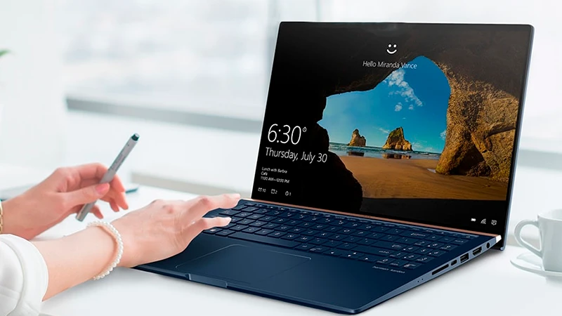 Laptop 15.6 inch thường được ưa chuộng với nhu cầu làm việc