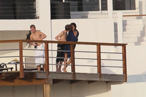 justin bieber and selena gomez kissing on yacht. justinbieber selenagomez