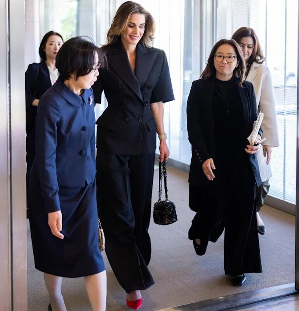 Queen Rania wore a new lilac body shirt and skirt by Zimmermann. Alexandre Vauthier blazer and trousers. Mrs Yuko Kishida