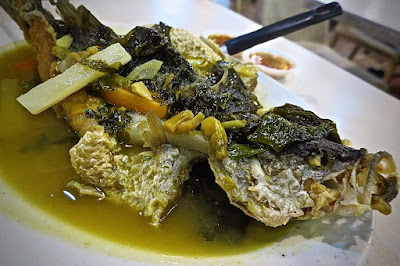 Xing Hua (兴化), sea bass with pickled vegetable 秘制酸菜金目鲈