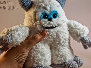 http://hamabeadstyle.blogspot.com.es/2014/11/yeti-amigurumi-patron-gratis.html