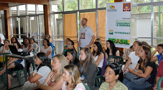 Profissionais de saúde e de educação participam do seminário para disseminar a cultura da paz