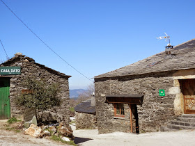 Spain, Route to Santiago, from Cebreiro to Triacastela   by E.V.Pita (2015)  http://picturesplanetbyevpita.blogspot.com/2015/04/spain-route-to-santiago-from-cebreiro.html   Camino de Santiago, de Cebreiro a Triacastela  por E.V.Pita  O Camiño, dende O Cebreiro a Triacastela