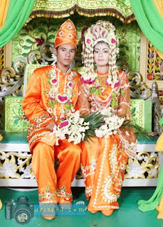 Contoh Pakaian Penganten Adat Banjar