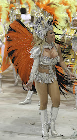 Drum Queen Bruna Almeida of the Sao Clemente samba school takes part in the annual Carnival parade in Rio de Janeiro's Sambadrome March 6, 2011. REUTERS/Sergio Moraes.